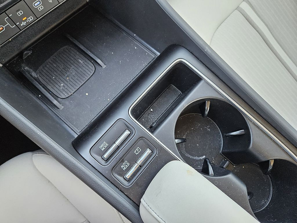 Used 2025 Hyundai Sonata SEL FWD image 17
