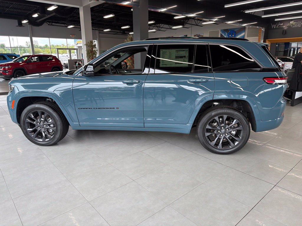 New 2026 Jeep Grand Cherokee Limited AWD/4WD image 8