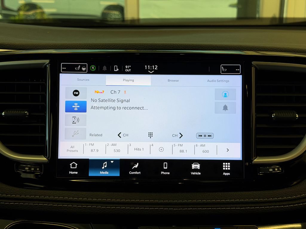Used 2023 Chrysler Pacifica Touring-L w/ S Appearance Package AWD/4WD image 18