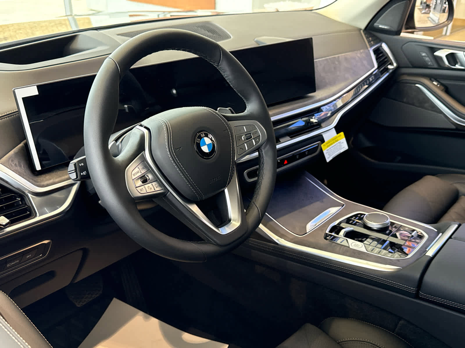 New 2026 BMW X7 xDrive40i w/ Premium Package AWD/4WD image 11