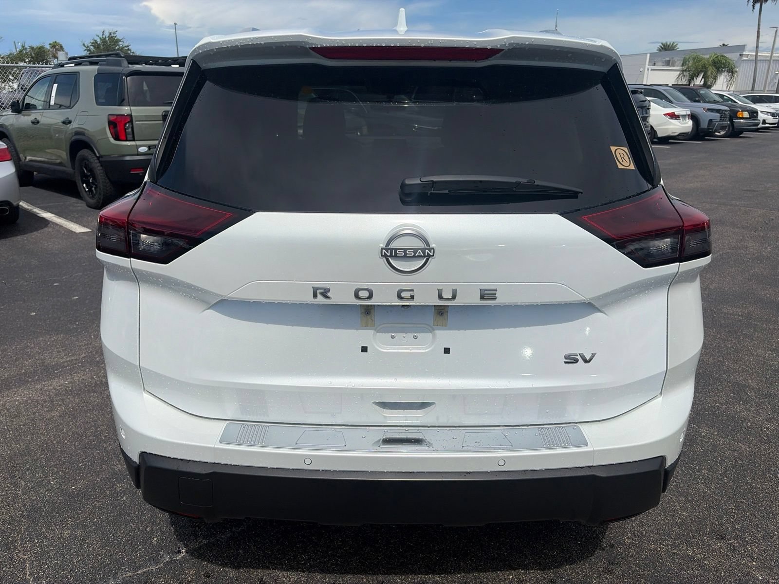 Used 2024 Nissan Rogue SV w/ SV Premium Package FWD image 6