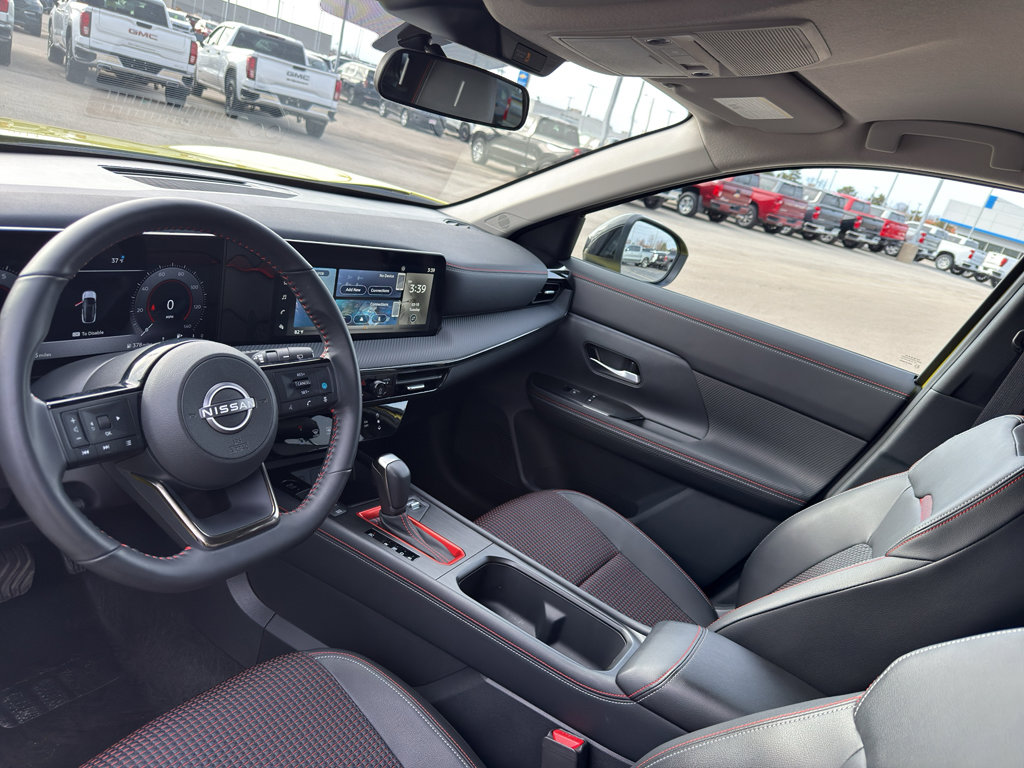 Used 2025 Nissan Kicks SR image 25