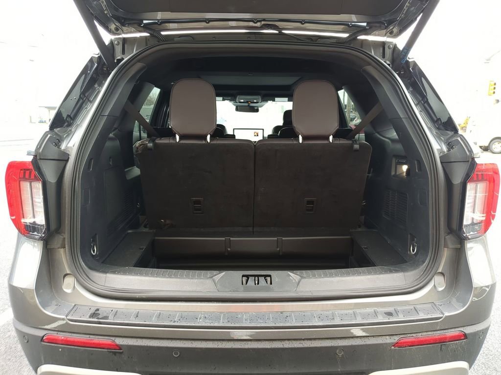 Used 2025 Ford Explorer Platinum w/ LUX Leather Package image 29