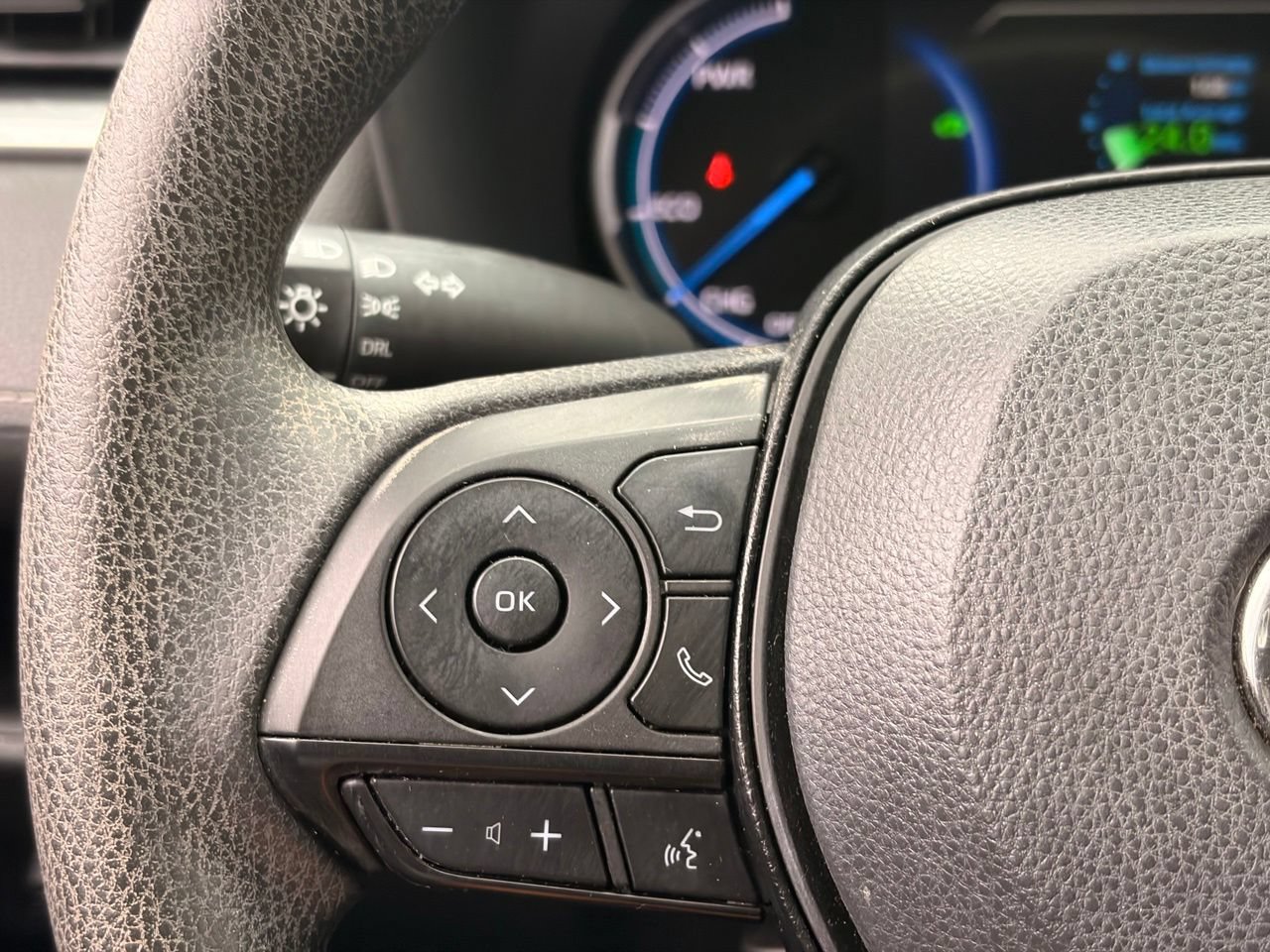 Used 2023 Toyota RAV4 LE AWD/4WD image 25