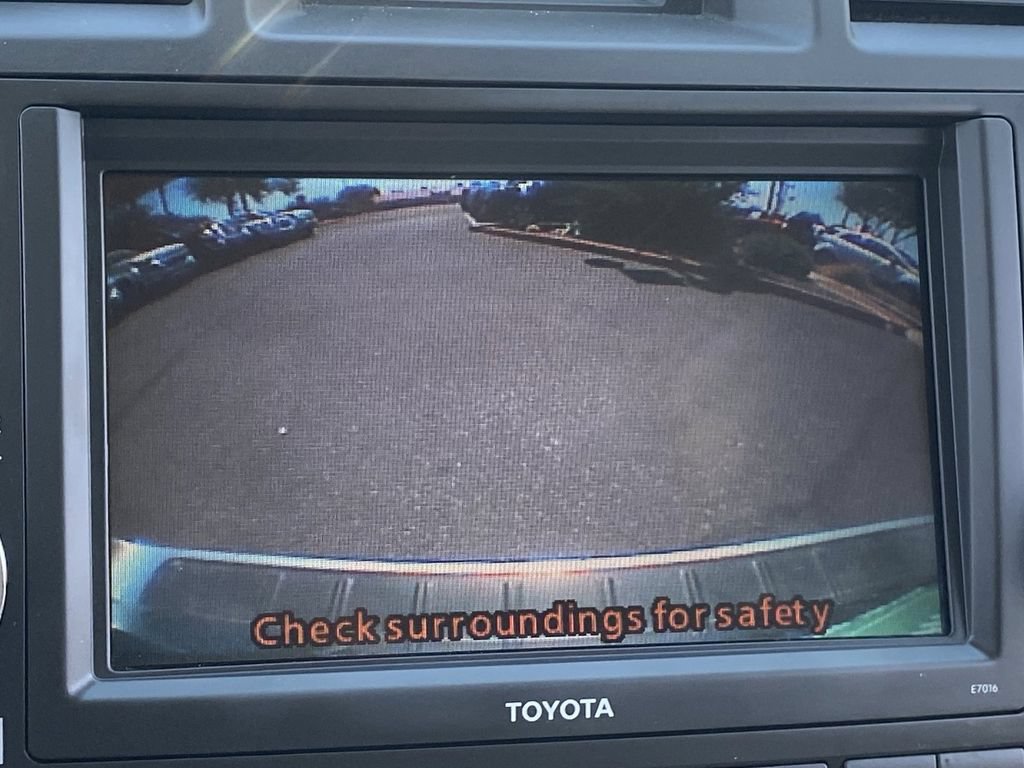 Used 2010 Toyota Highlander Limited FWD image 28
