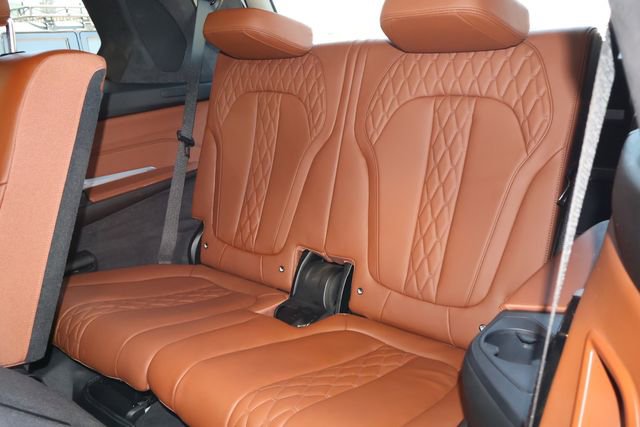 Used 2022 BMW X7 M50i AWD/4WD image 15