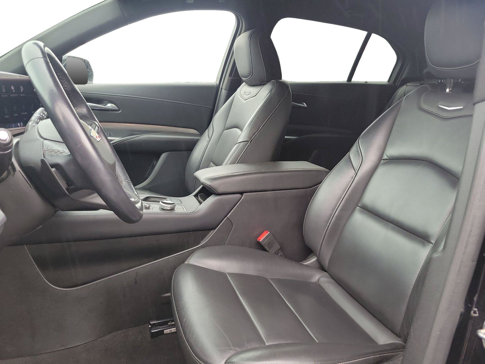 Used 2024 Cadillac XT4 Premium Luxury FWD image 5
