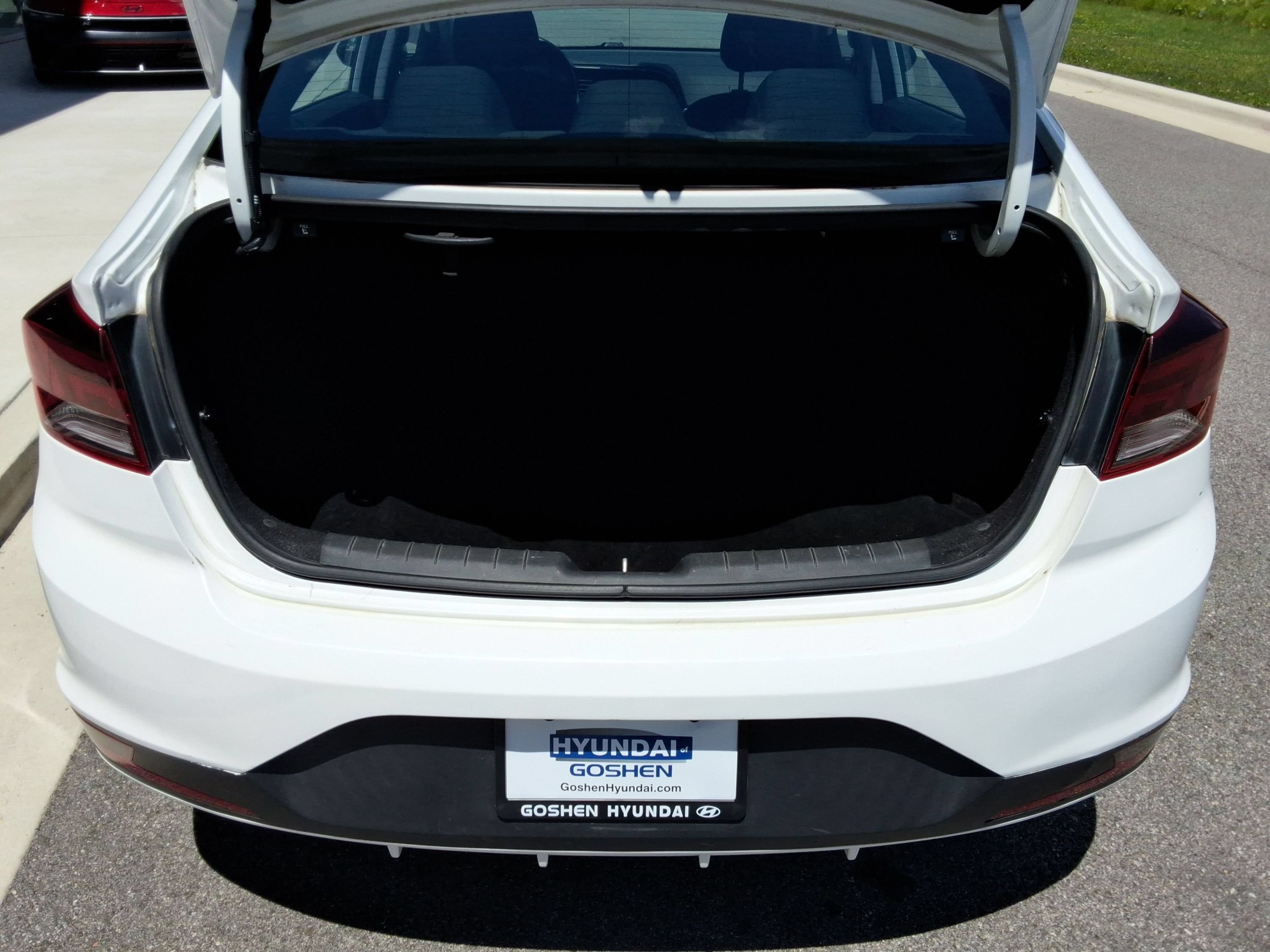 Used 2020 Hyundai Elantra SE w/ Cargo Package (C1) FWD image 32