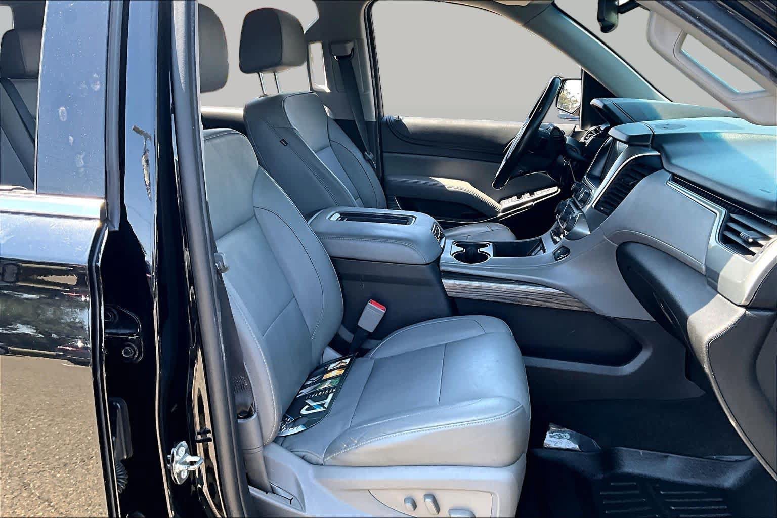 Used 2018 Chevrolet Suburban LT AWD/4WD image 8
