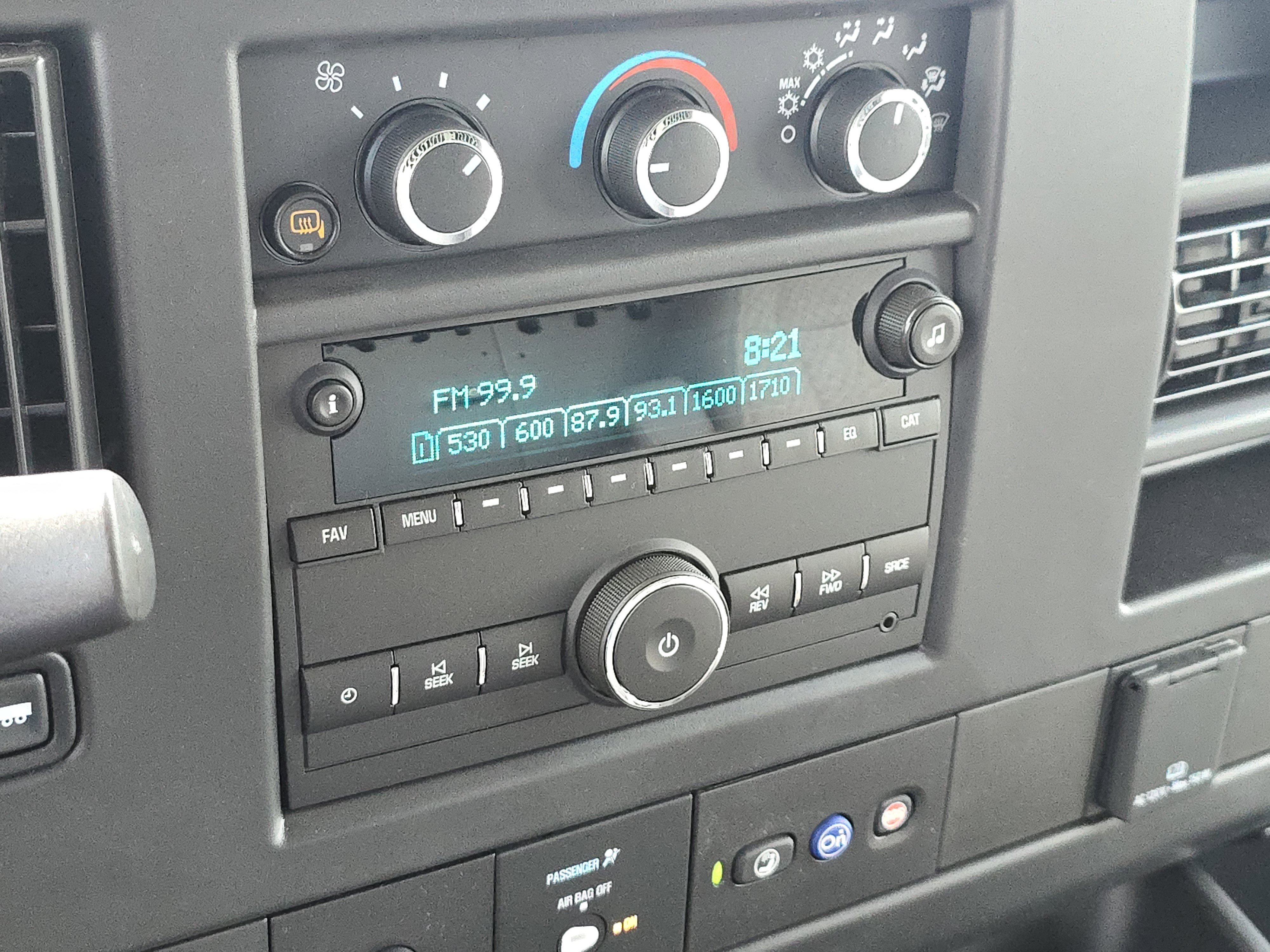 New 2025 Chevrolet Express 2500 w/ Driver Convenience Package image 30