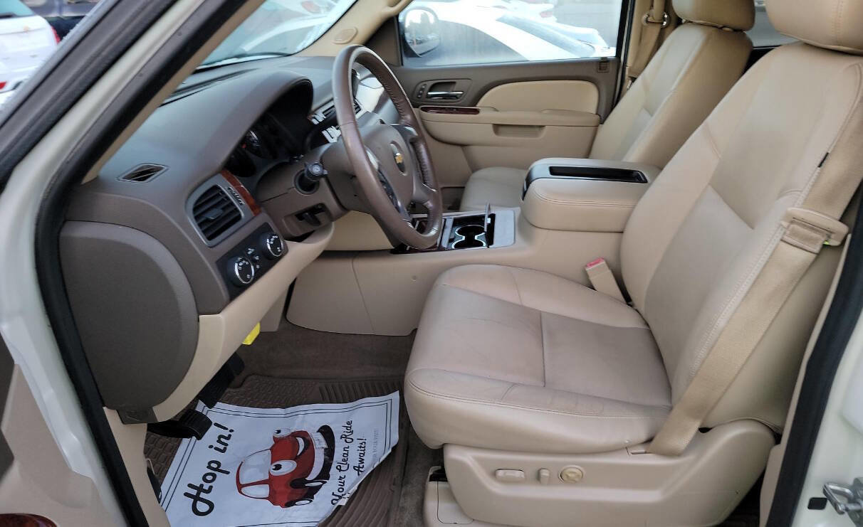 Used 2013 Chevrolet Suburban LTZ image 18