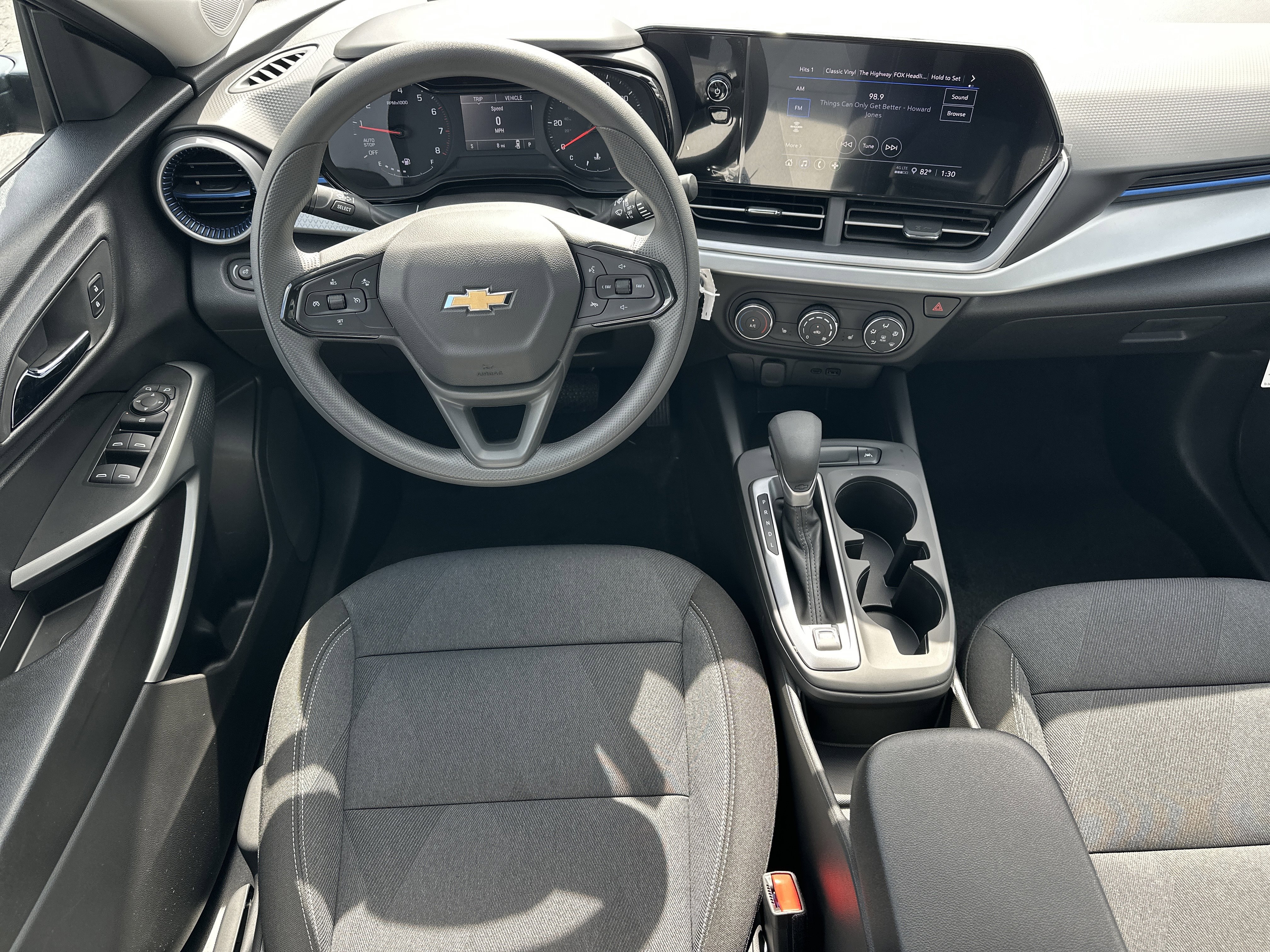 New 2026 Chevrolet Trax LS w/ LS Convenience Package FWD image 24