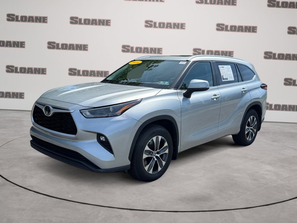 Used 2024 Toyota Highlander XLE AWD/4WD video 1
