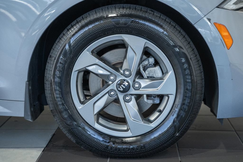 Used 2021 Kia K5 LXS FWD image 13