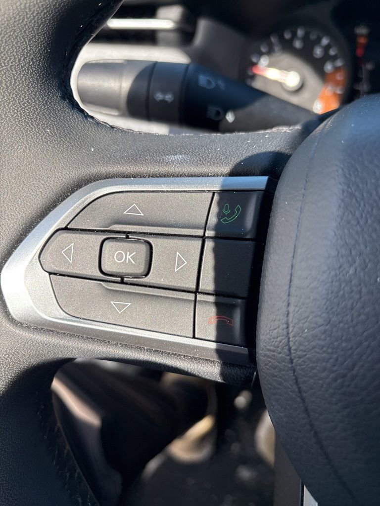 Used 2025 Jeep Compass Latitude image 14