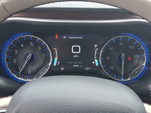 Used 2017 Chrysler Pacifica Limited image 25