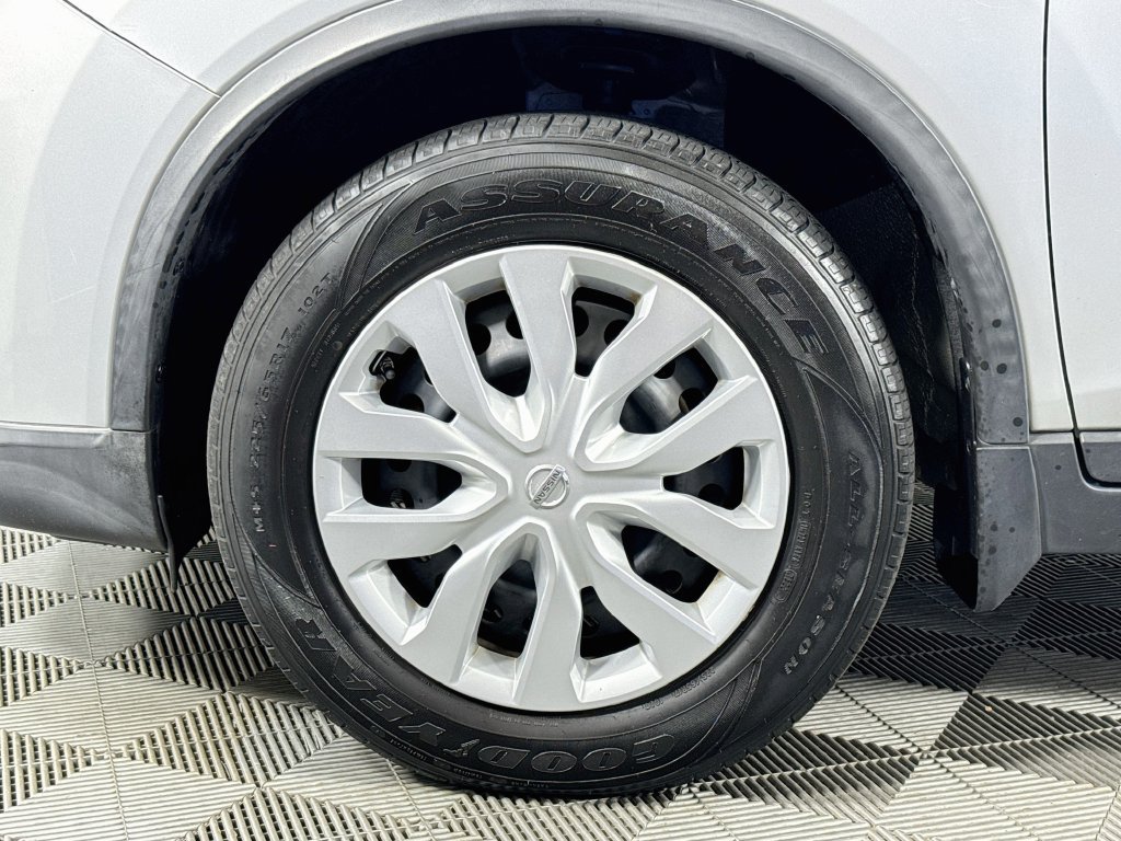 Used 2016 Nissan Rogue S AWD/4WD image 25