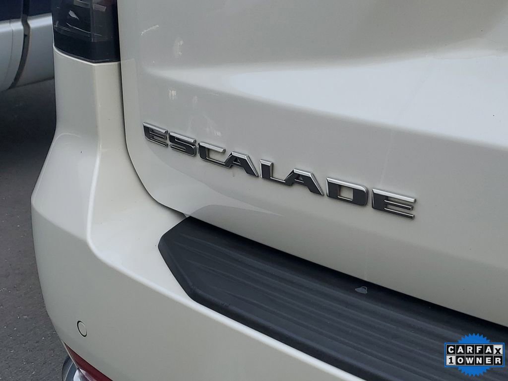 Used 2023 Cadillac Escalade Premium Luxury image 8