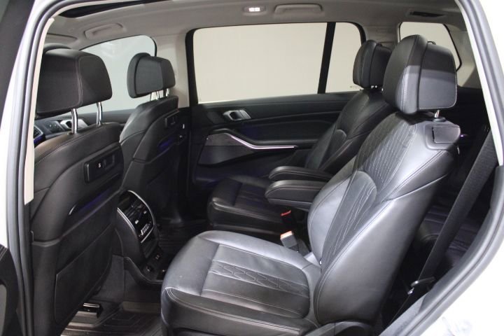 Used 2019 BMW X7 xDrive50i w/ Dynamic Handling Package image 25