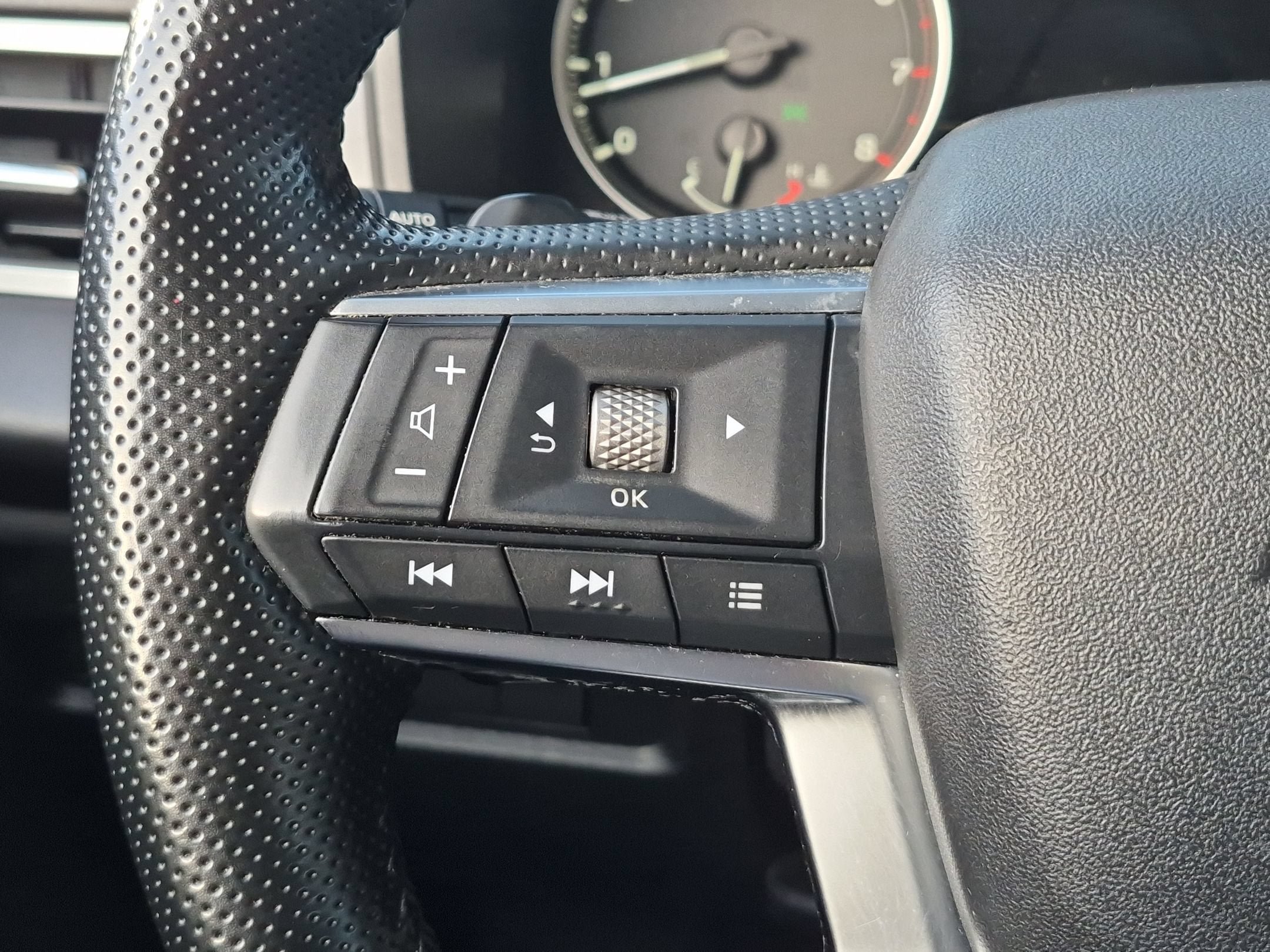 Used 2024 Mitsubishi Outlander SE FWD image 16