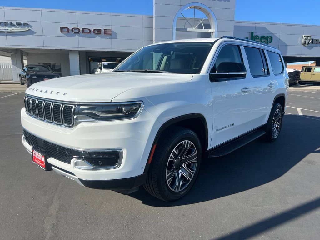Used 2024 Jeep Wagoneer Series II w/ Flexible Seating Group RWD image 4