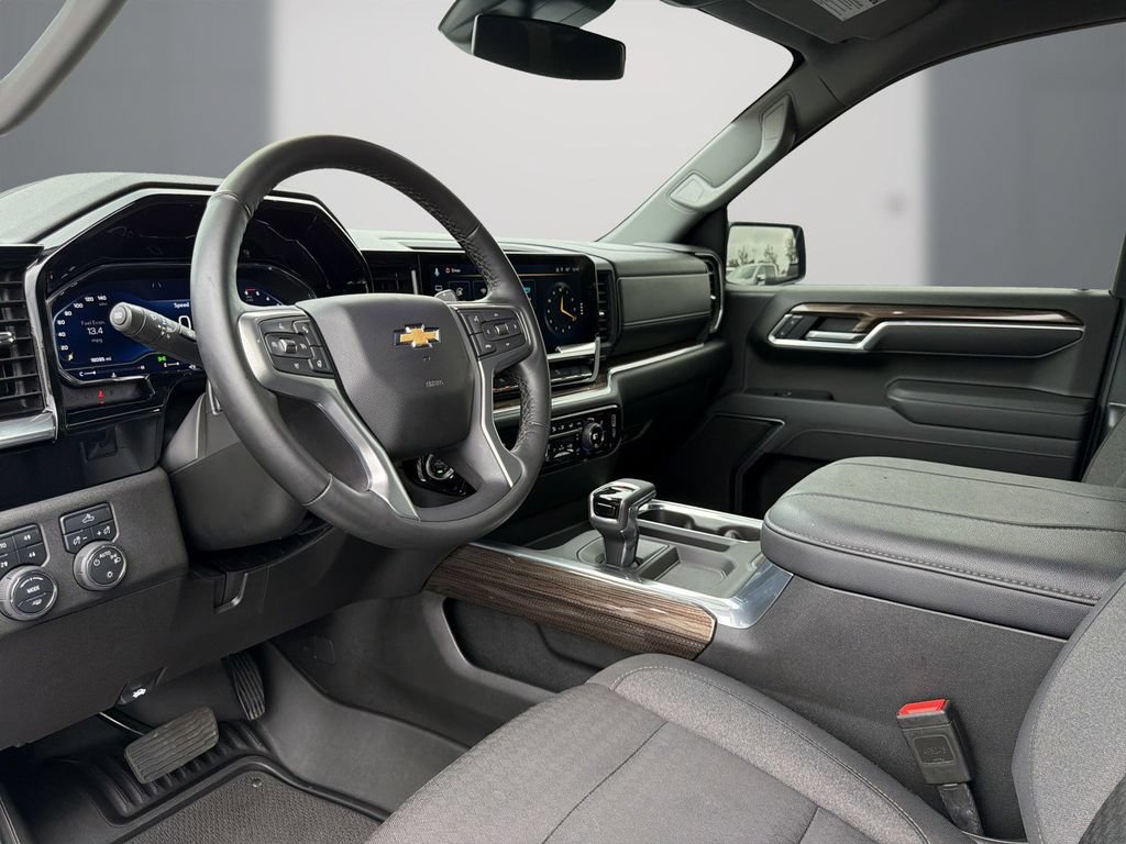 Certified 2025 Chevrolet Silverado 1500 LT w/ Z71 Off-Road Package AWD/4WD image 15