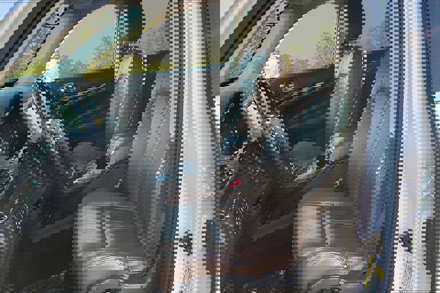 Used 2013 Lincoln MKT AWD image 25