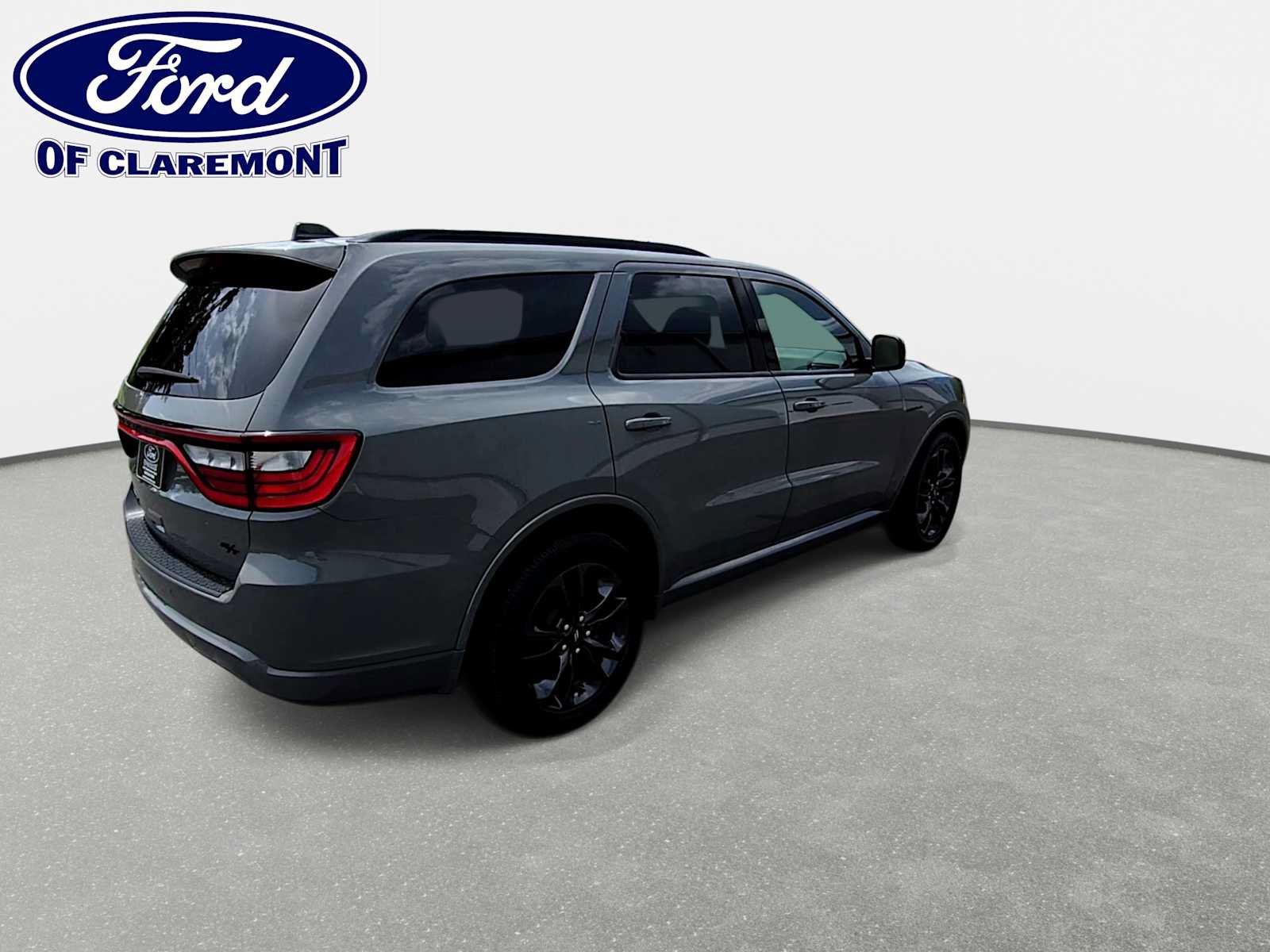 Used 2024 Dodge Durango R/T w/ Blacktop Package AWD/4WD image 8