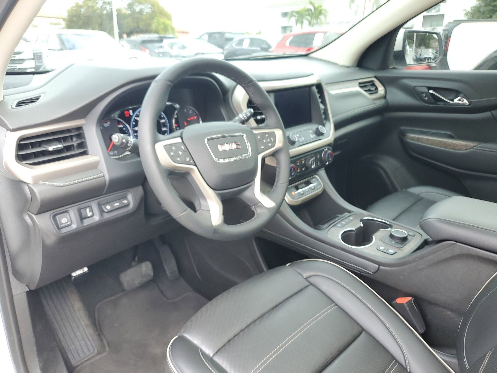 Used 2023 GMC Acadia Denali w/ Denali Technology Package image 18