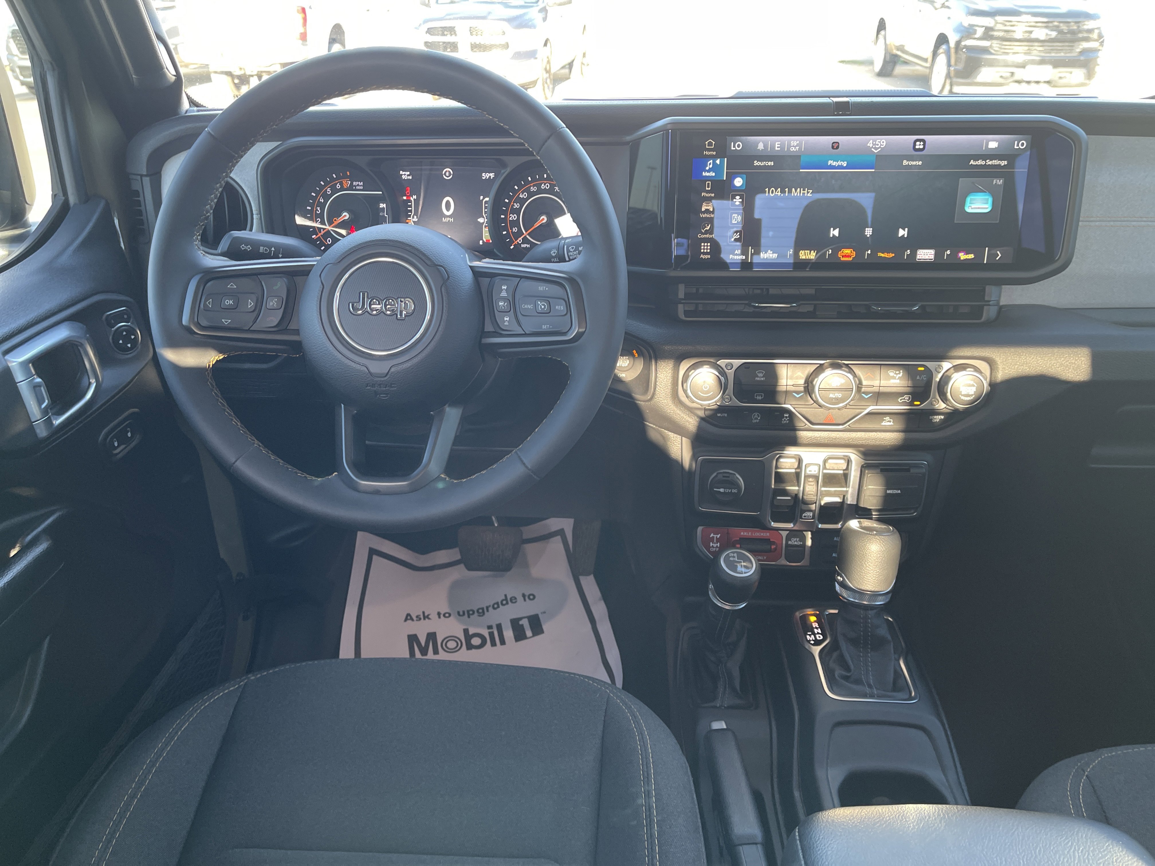 Used 2025 Jeep Gladiator Willys image 18