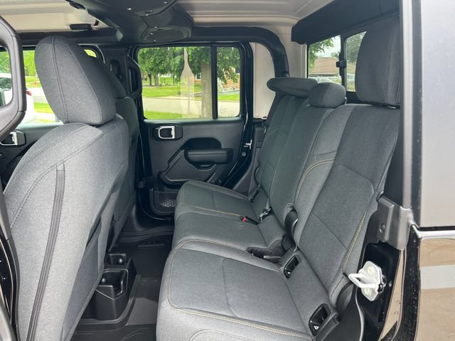 New 2026 Jeep Gladiator Sport AWD/4WD image 5