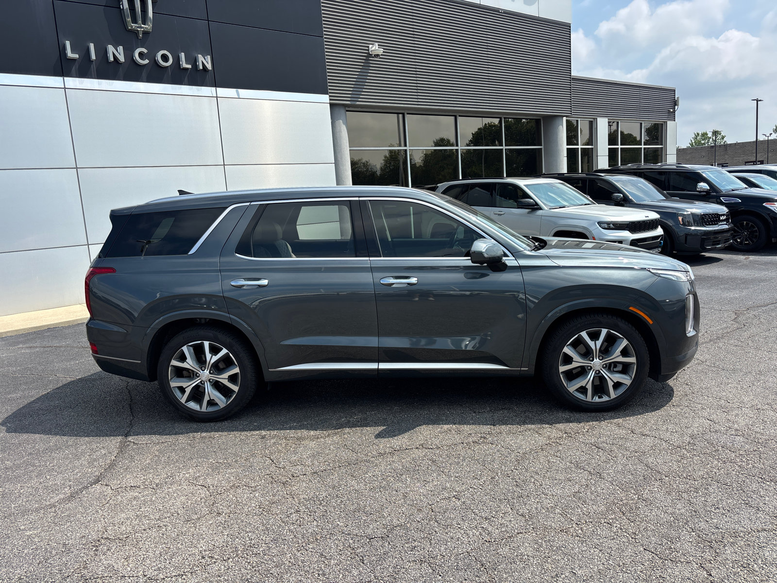 Used 2021 Hyundai Palisade Limited FWD image 8