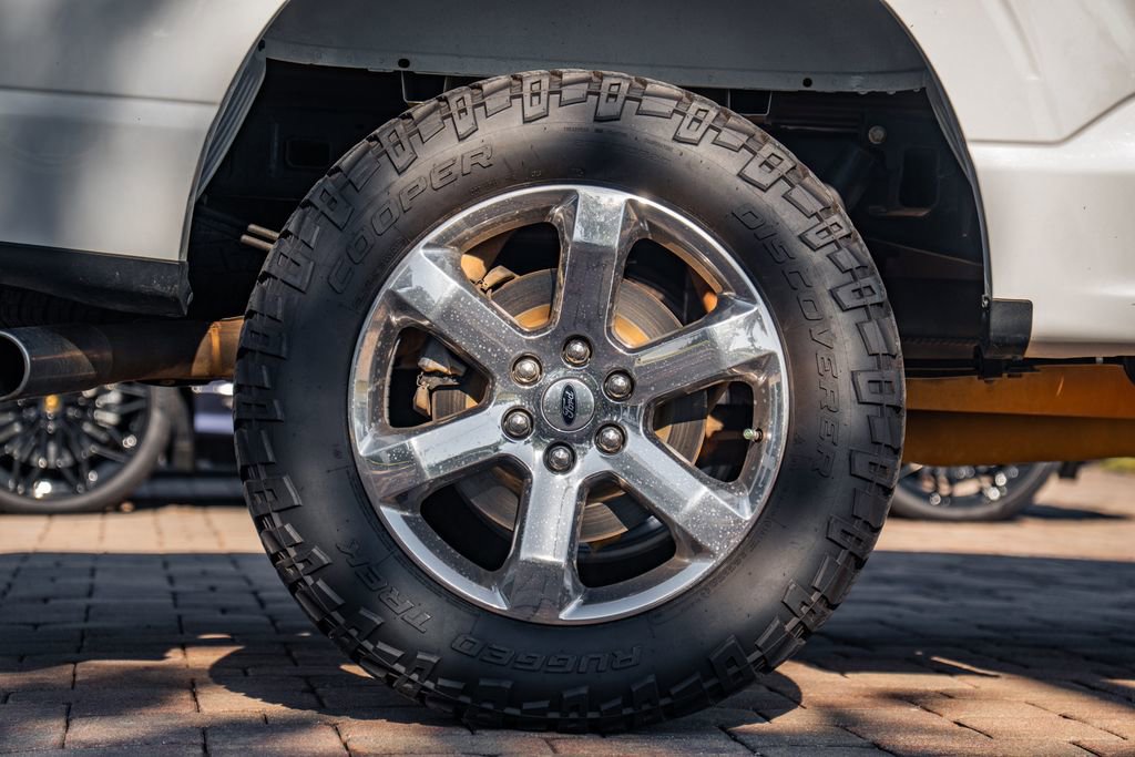 Used 2022 Ford F150 XLT w/ Equipment Group 302A High image 13