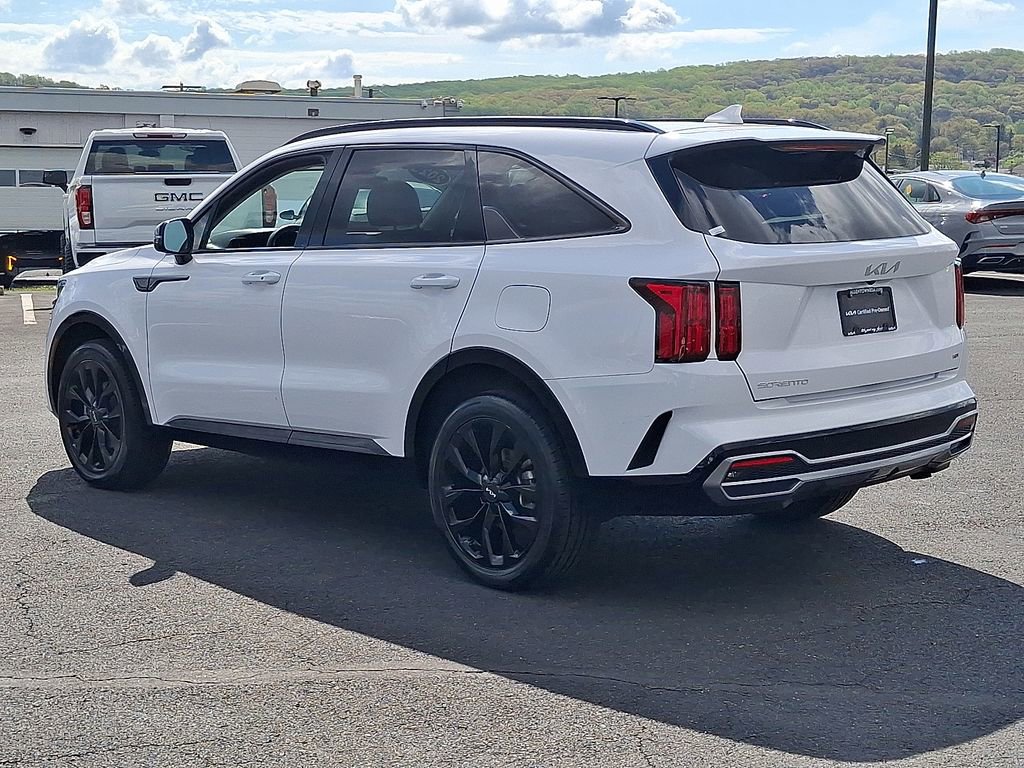 Certified 2023 Kia Sorento SX image 4
