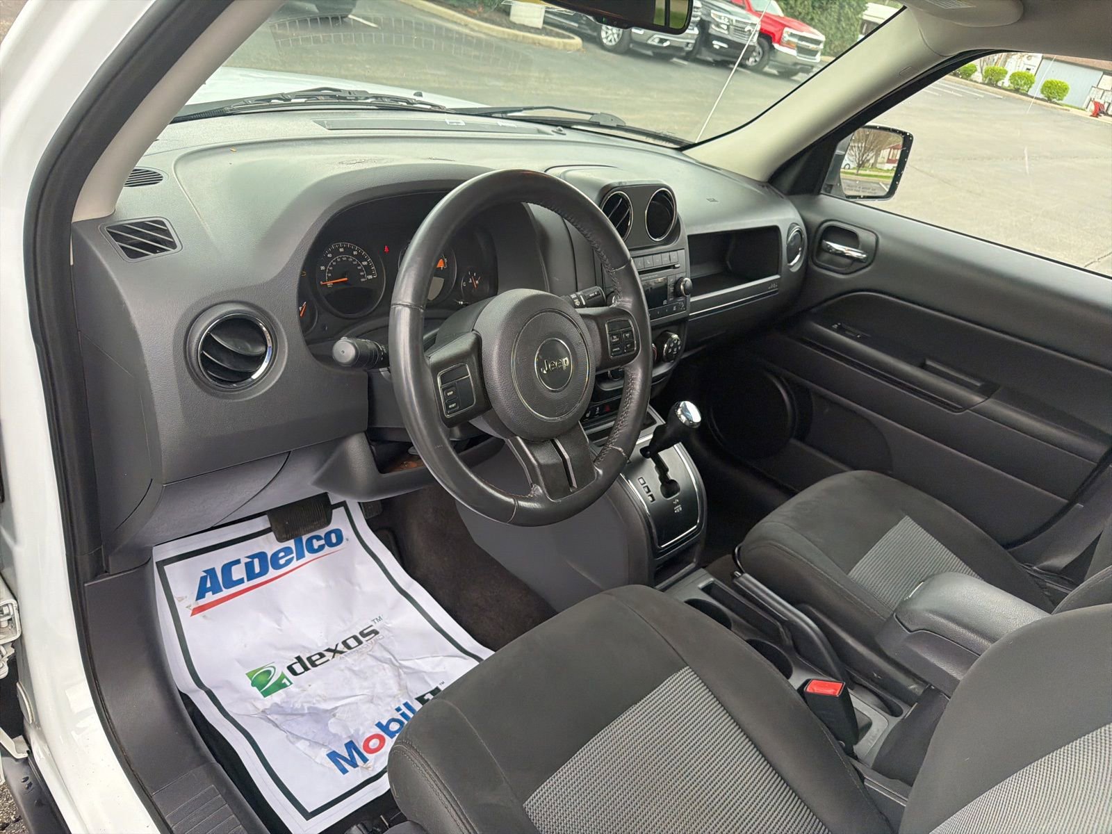 Used 2017 Jeep Patriot Latitude image 10