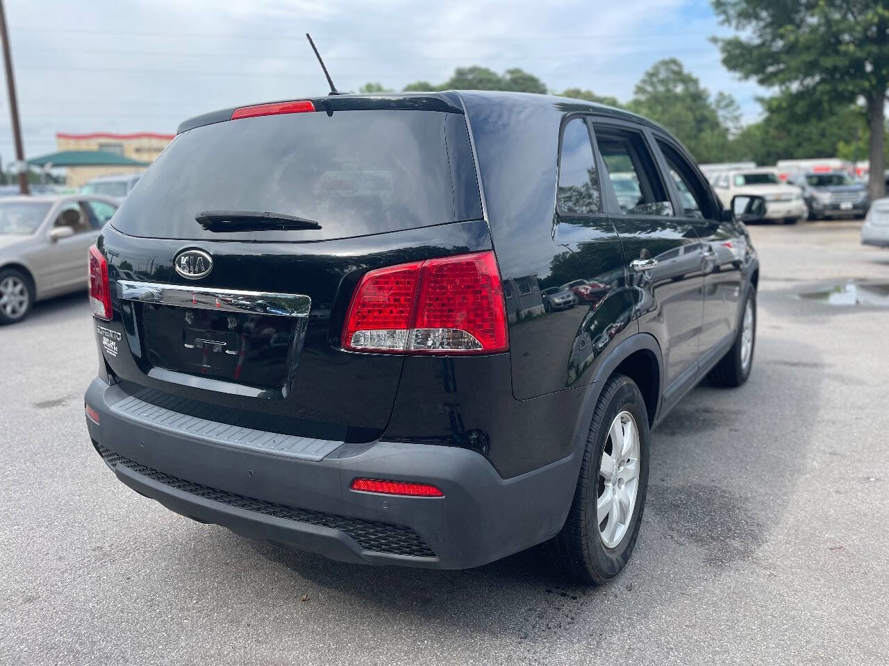 Used 2013 Kia Sorento LX w/ Value Pkg image 4