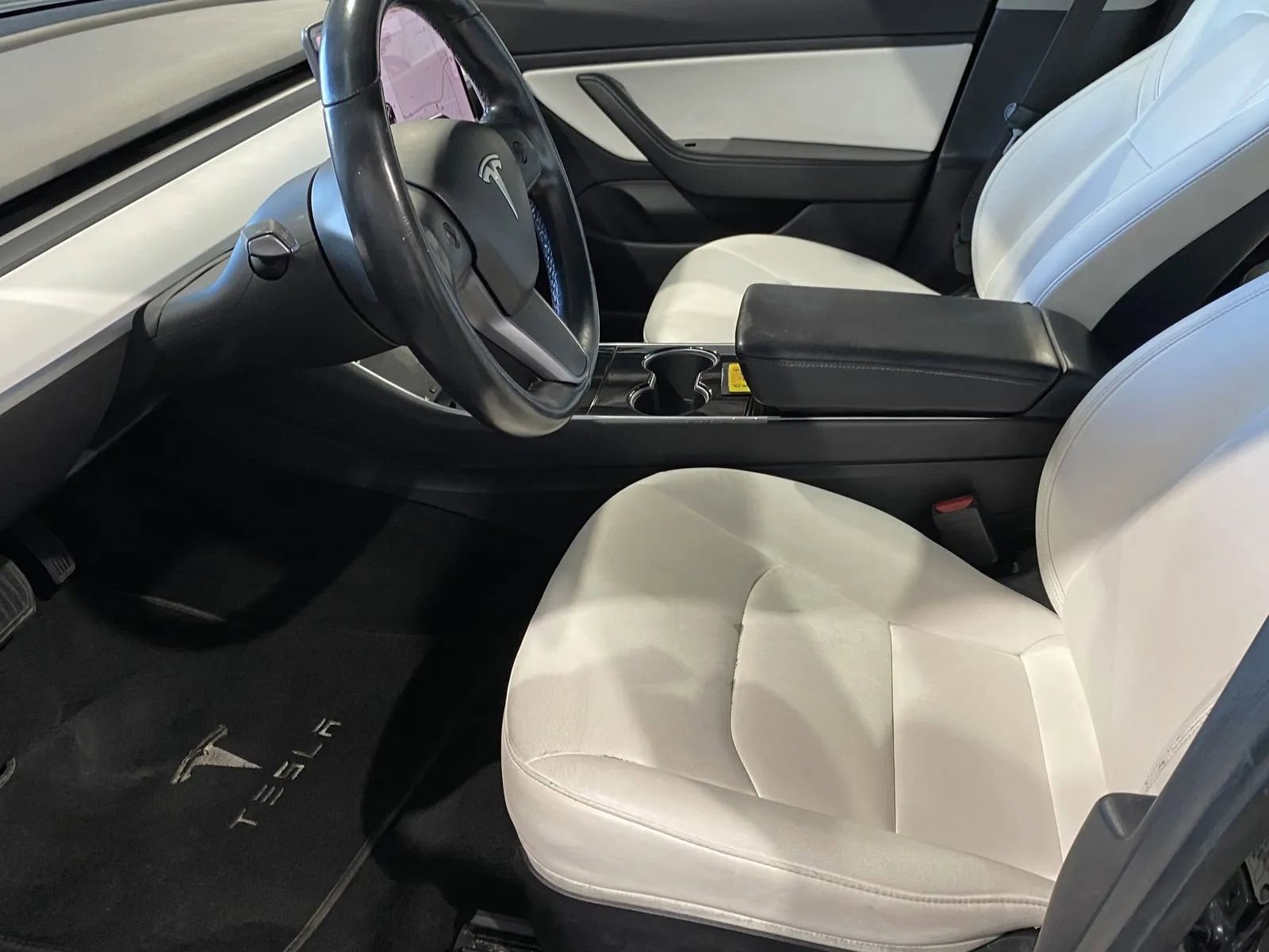 Used 2019 Tesla Model 3 Standard Range image 11