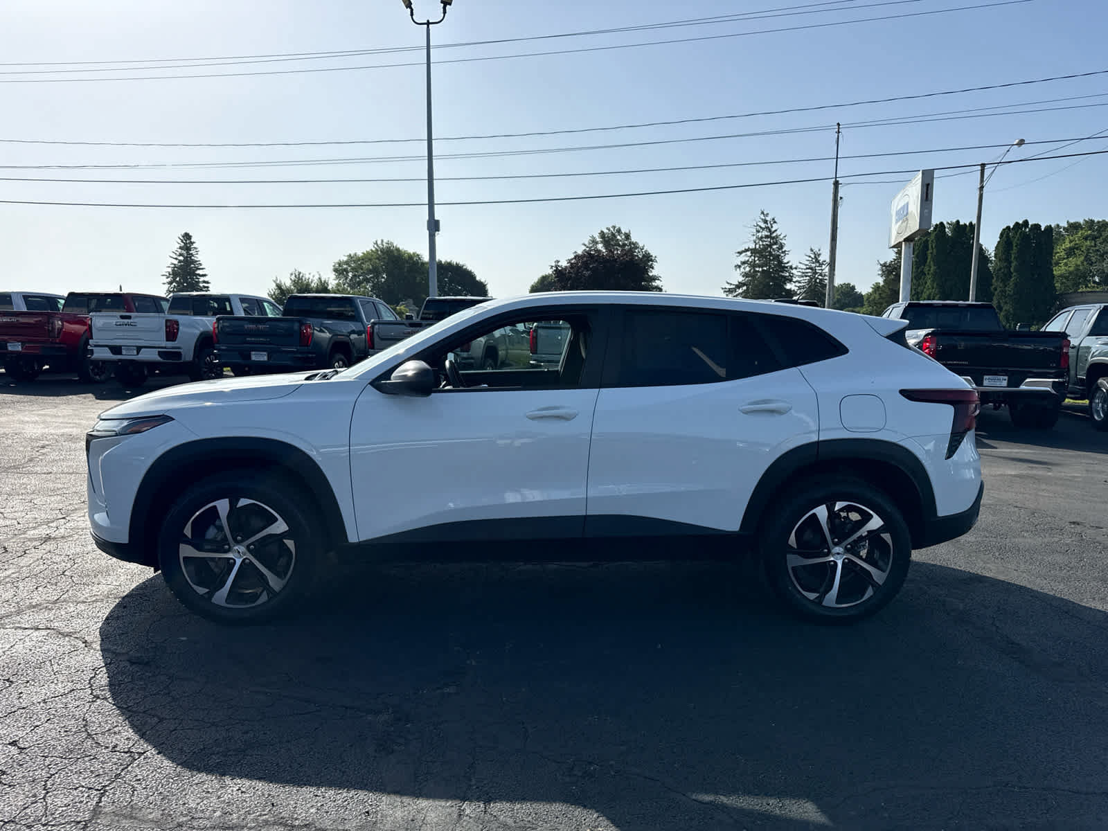 Certified 2024 Chevrolet Trax RS FWD image 2