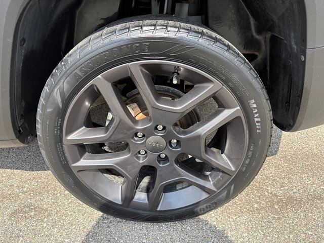 Used 2021 Jeep Renegade Latitude AWD/4WD image 34