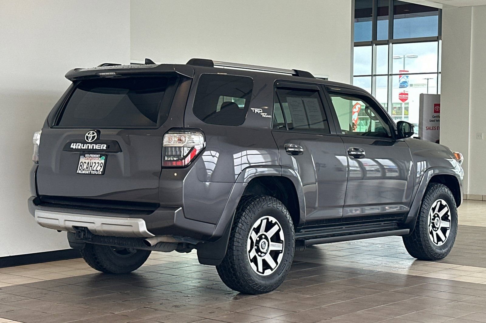 Certified 2018 Toyota 4Runner TRD Off-Road image 4