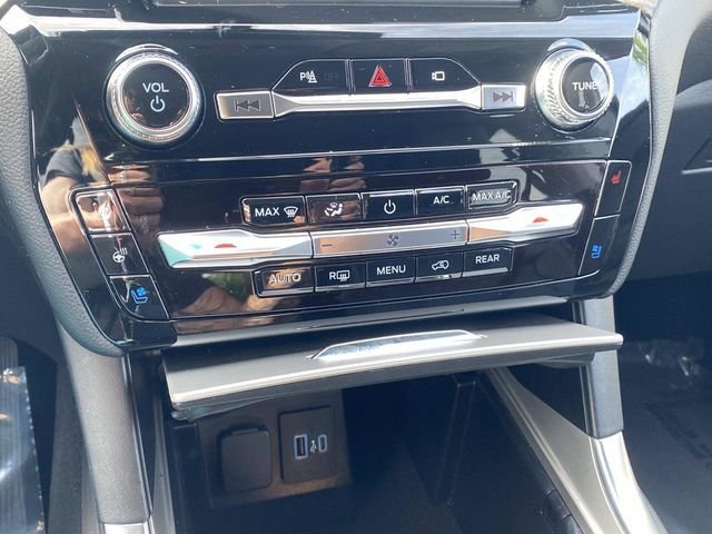 Used 2023 Ford Explorer Limited AWD/4WD image 28