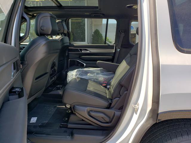 New 2026 Jeep Grand Wagoneer Limited w/ Premium Group II AWD/4WD image 8