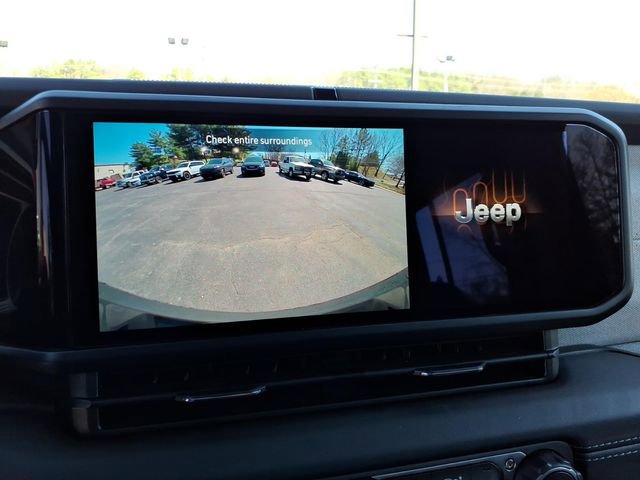 Used 2025 Jeep Wrangler Sahara 4xe image 13