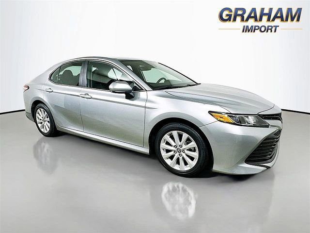 Used 2020 Toyota Camry LE FWD image 1