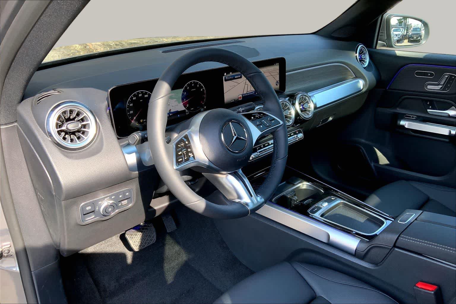 New 2026 Mercedes-Benz GLB 250 4MATIC image 9