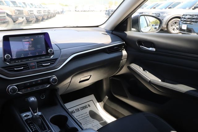 Used 2025 Nissan Altima 2.5 SV FWD image 25