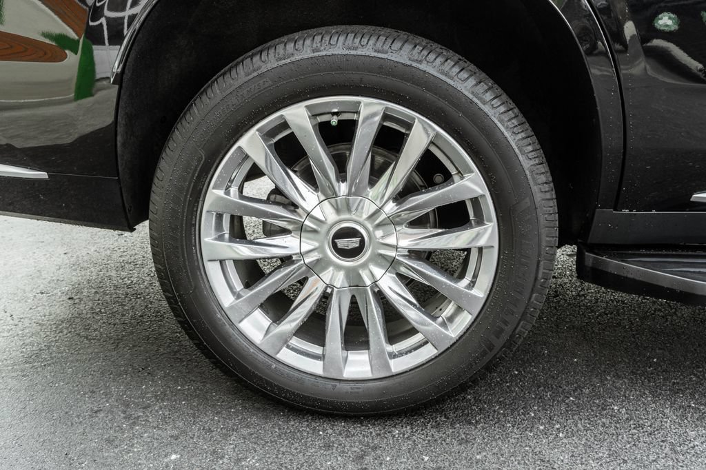 Used 2023 Cadillac Escalade Premium Luxury AWD/4WD image 35