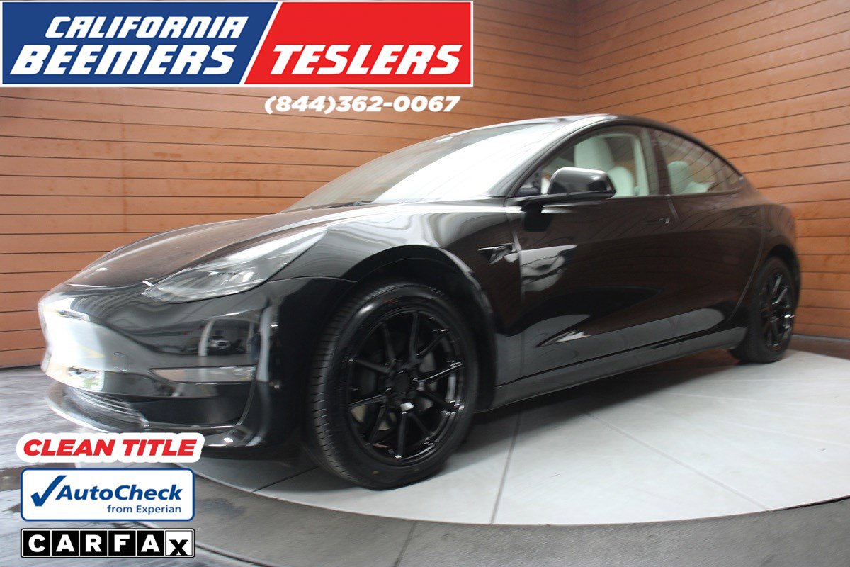 Used 2023 Tesla Model 3 Standard Range image 1