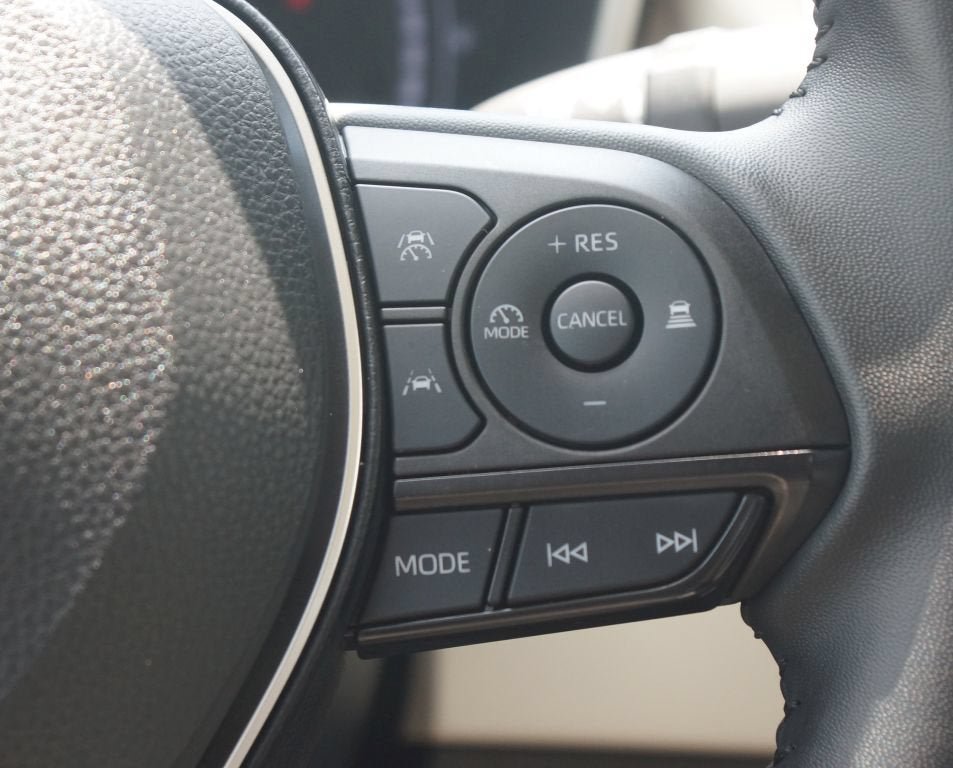 Used 2025 Toyota Corolla XLE FWD image 11