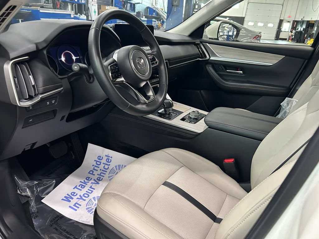 Used 2024 MAZDA CX-90 3.3 Turbo w/ Preferred Package AWD/4WD image 30